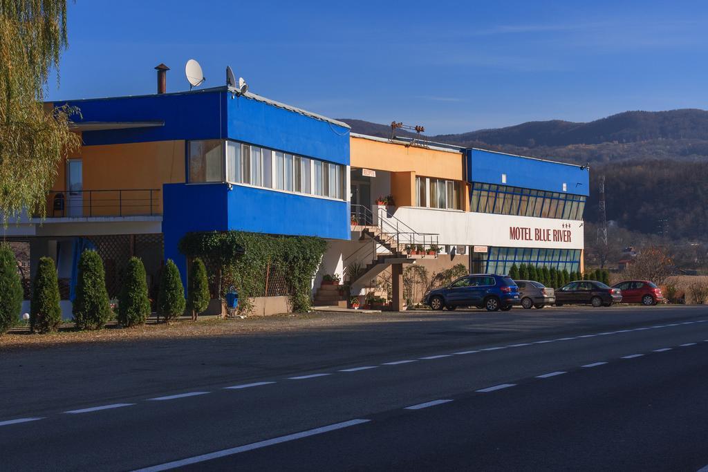 Motel Blue River Călimăneşti المظهر الخارجي الصورة